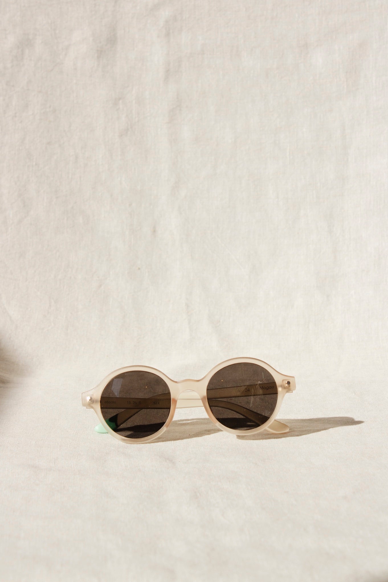 Otaaki Mogao Sunglasses | Champagne-Sunglasses-Otaaki-Ondine Ash