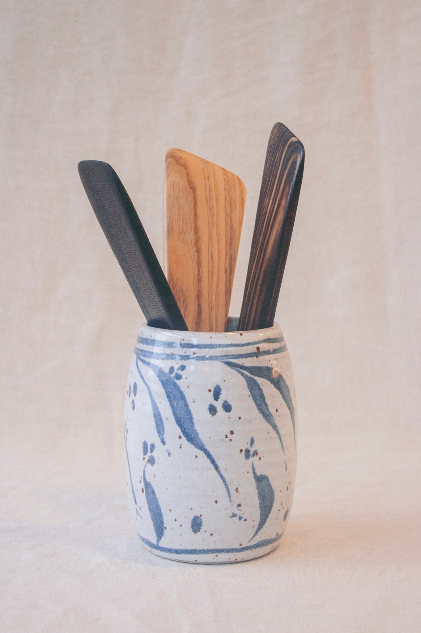 Annabel Roberts Utensil Pot | Leaves