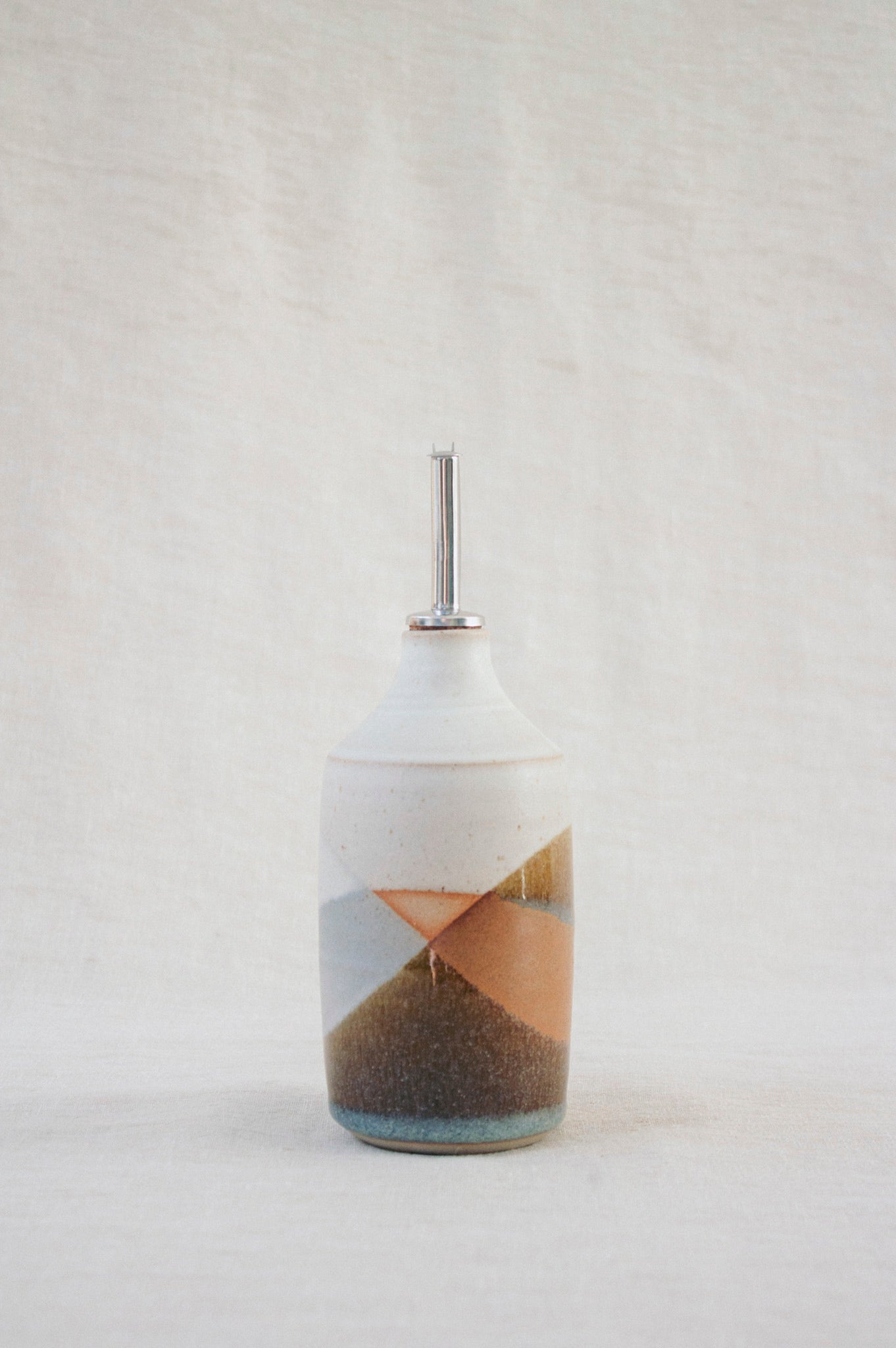 Liz Vidal Oil Pourer